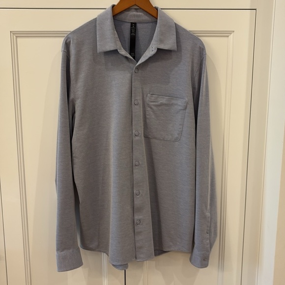 Lululemon Commission Button Down Shirt W/Zippered Pocket—Like New—Casual—M - Picture 4 of 12